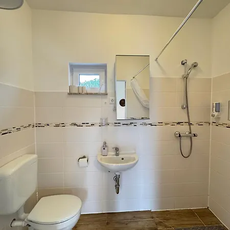 Asiatisches Vendégház Braunsbedra