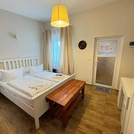 Asiatisches Vendégház