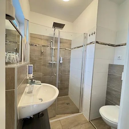 Asiatisches Vendégház Braunsbedra