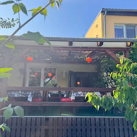 Asiatisches Vendégház