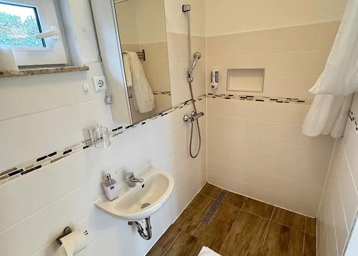 Asiatisches Pensionat Braunsbedra