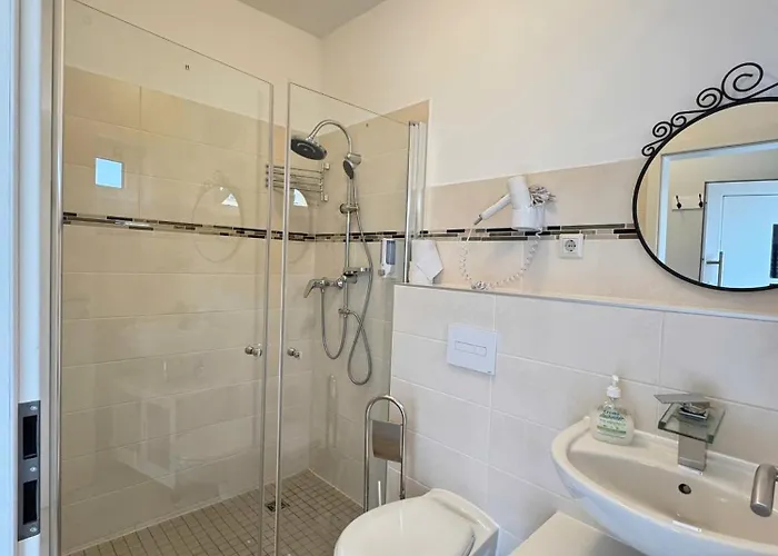 Asiatisches 3* Braunsbedra