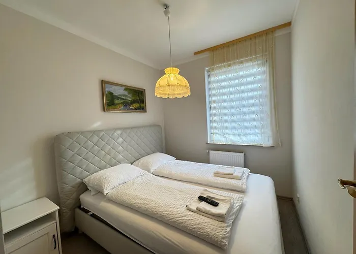 Asiatisches 3* Braunsbedra